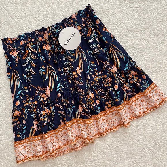 NWT SHEIN Skirt Women’s VCAY Boho Flowy Floral Ruffle Hem Size M (US 6) - Picture 5 of 12